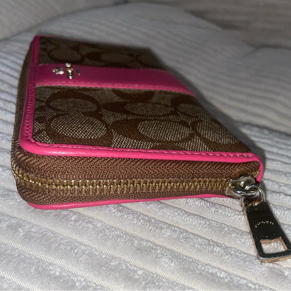 Coach Brown Signature Wallet with Pink Trim 💕 - Picture 7 of 9